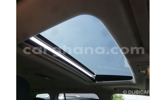 Sayi Imported Toyota Land Cruiser White Mota in Import - Dubai a Ashanti Sayi Imported Toyota Land Cruiser White Mota in Import - Dubai a Ashanti