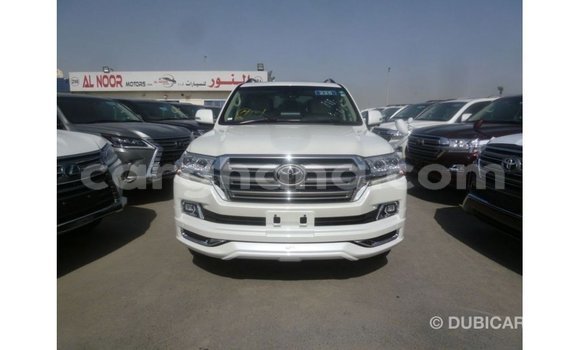 Buy Import Toyota Land Cruiser White Car in Import - Dubai in Ashanti Buy Import Toyota Land Cruiser White Car in Import - Dubai in Ashanti