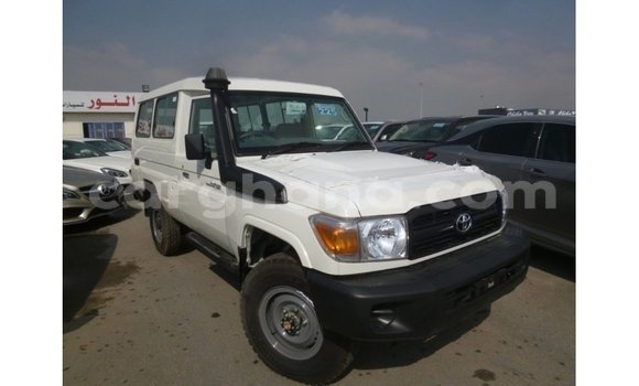 Ra Imported Toyota Land Cruiser funfun Ọkọ̀ in Import - Dubai ni Ashanti Ra Imported Toyota Land Cruiser funfun Ọkọ̀ in Import - Dubai ni Ashanti