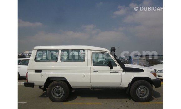 Ra Imported Toyota Land Cruiser funfun Ọkọ̀ in Import - Dubai ni Ashanti Ra Imported Toyota Land Cruiser funfun Ọkọ̀ in Import - Dubai ni Ashanti