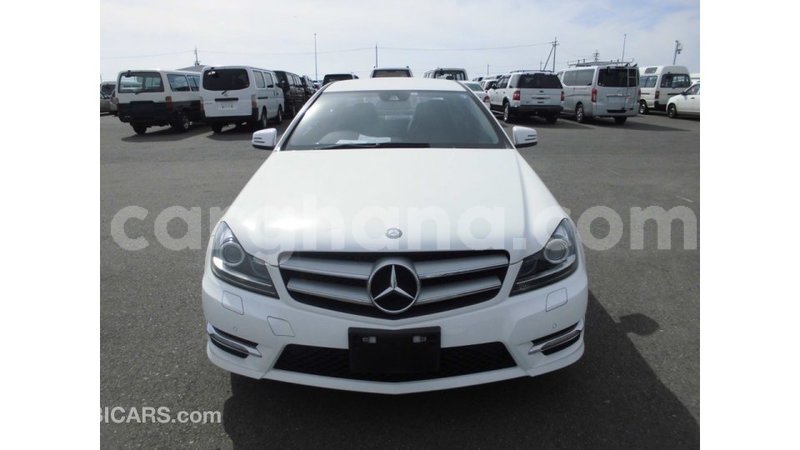 Big with watermark mercedes benz a200 ashanti import dubai 21695