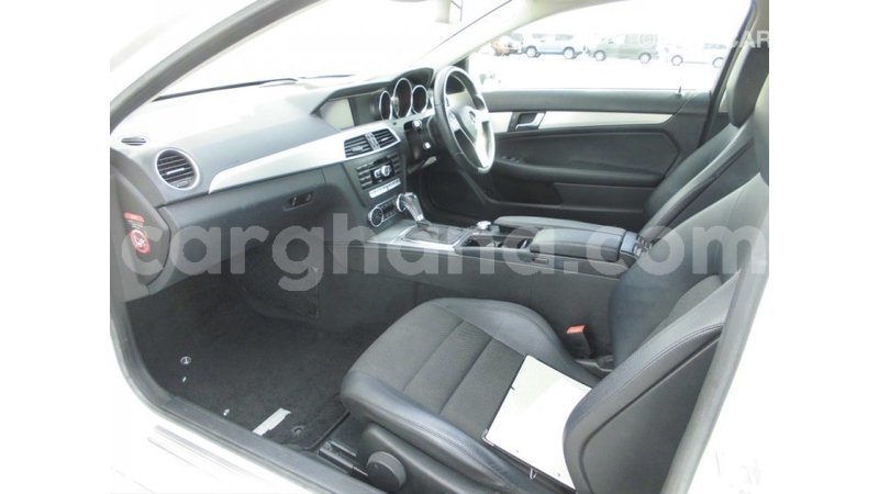 Big with watermark mercedes benz a200 ashanti import dubai 21695