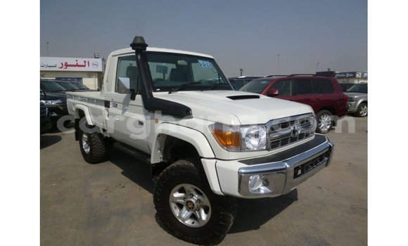 Buy Import Toyota Land Cruiser White Car in Import - Dubai in Ashanti Buy Import Toyota Land Cruiser White Car in Import - Dubai in Ashanti