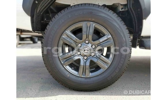 Ra Imported Toyota Hilux funfun Ọkọ̀ in Import - Dubai ni Ashanti Ra Imported Toyota Hilux funfun Ọkọ̀ in Import - Dubai ni Ashanti