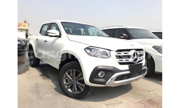 Buy Import Mercedes‒Benz 250 White Car in Import - Dubai in Ashanti Buy Import Mercedes‒Benz 250 White Car in Import - Dubai in Ashanti