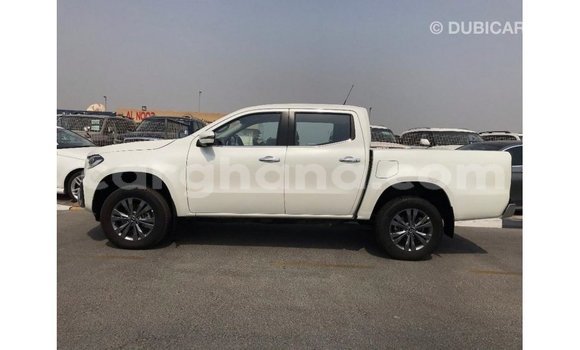 Buy Import Mercedes‒Benz 250 White Car in Import - Dubai in Ashanti Buy Import Mercedes‒Benz 250 White Car in Import - Dubai in Ashanti