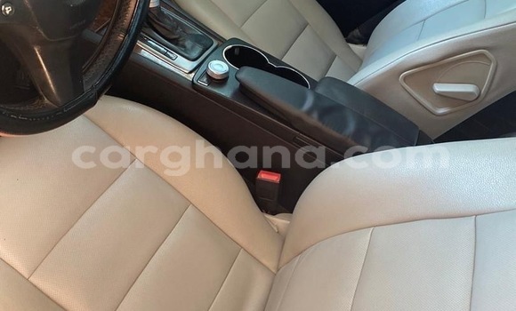 Ra Àlòkù Mercedes‒Benz 300CD Miiran Ọkọ̀ in Accra ni Greater Accra Ra Àlòkù Mercedes‒Benz 300CD Miiran Ọkọ̀ in Accra ni Greater Accra