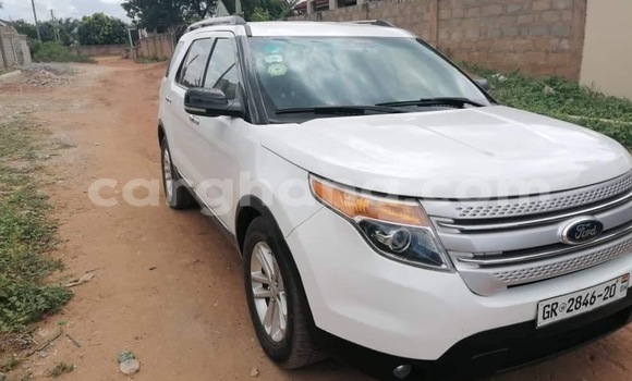Buy Used Ford Excursion White Car in Accra in Greater Accra