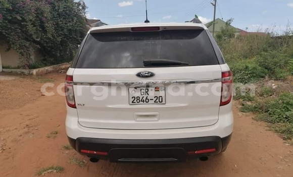 Sayi Na hannu Ford Excursion White Mota in Accra a Greater Accra Sayi Na hannu Ford Excursion White Mota in Accra a Greater Accra