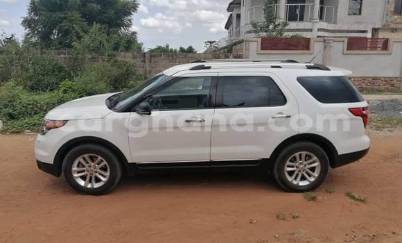 Sayi Na hannu Ford Excursion White Mota in Accra a Greater Accra Sayi Na hannu Ford Excursion White Mota in Accra a Greater Accra