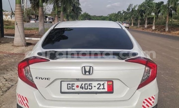 Ra Àlòkù Honda Civic funfun Ọkọ̀ in Accra ni Greater Accra Ra Àlòkù Honda Civic funfun Ọkọ̀ in Accra ni Greater Accra