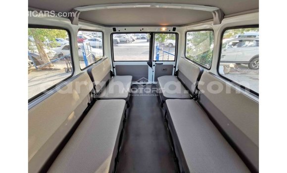 Ra Imported Toyota Land Cruiser funfun Ọkọ̀ in Import - Dubai ni Ashanti Ra Imported Toyota Land Cruiser funfun Ọkọ̀ in Import - Dubai ni Ashanti