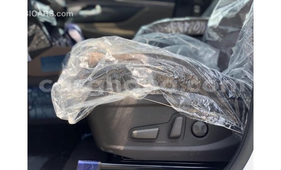 Buy Import Hyundai Santa Fe White Car in Import - Dubai in Ashanti Buy Import Hyundai Santa Fe White Car in Import - Dubai in Ashanti