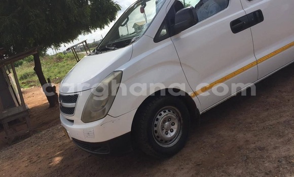 Buy Used Hyundai H1 White Car in Accra in Greater Accra Buy Used Hyundai H1 White Car in Accra in Greater Accra