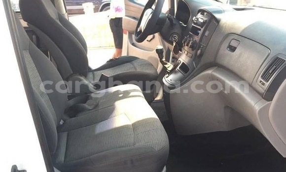 Buy Used Hyundai H1 White Car in Accra in Greater Accra Buy Used Hyundai H1 White Car in Accra in Greater Accra