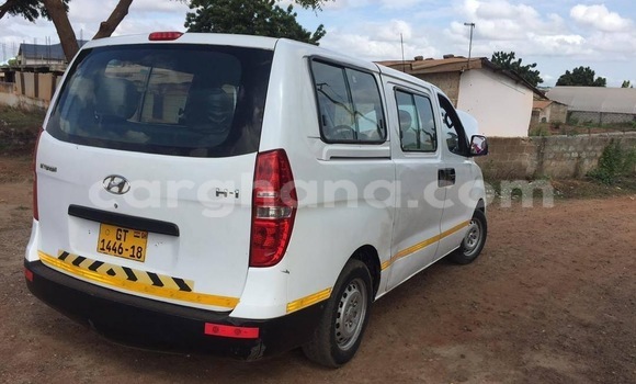 Buy Used Hyundai H1 White Car in Accra in Greater Accra Buy Used Hyundai H1 White Car in Accra in Greater Accra