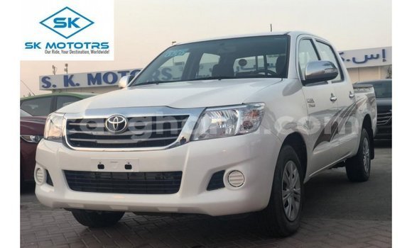 Sayi Imported Toyota Hilux White Mota in Import - Dubai a Ashanti Sayi Imported Toyota Hilux White Mota in Import - Dubai a Ashanti