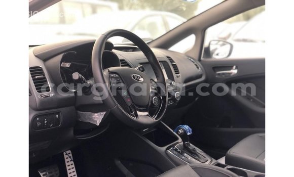 Sayi Imported Kia Cerato White Mota in Import - Dubai a Ashanti Sayi Imported Kia Cerato White Mota in Import - Dubai a Ashanti