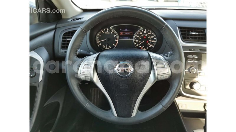 Big with watermark nissan altima ashanti import dubai 21804