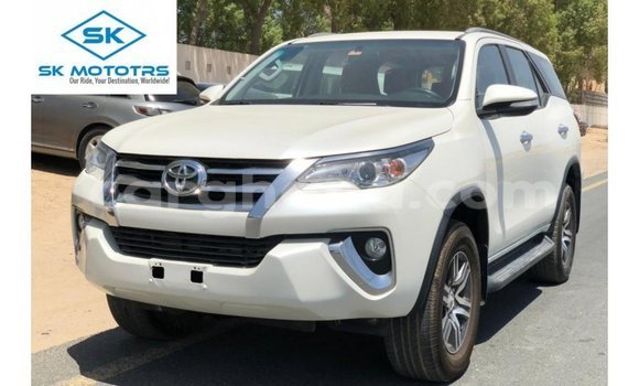 Ra Imported Toyota Fortuner funfun Ọkọ̀ in Import - Dubai ni Ashanti Ra Imported Toyota Fortuner funfun Ọkọ̀ in Import - Dubai ni Ashanti