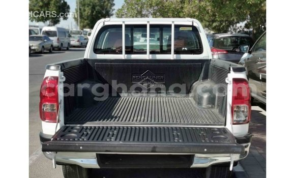 Ra Imported Toyota Hilux funfun Ọkọ̀ in Import - Dubai ni Ashanti Ra Imported Toyota Hilux funfun Ọkọ̀ in Import - Dubai ni Ashanti