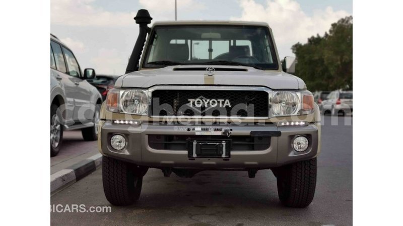 Big with watermark toyota land cruiser ashanti import dubai 21851