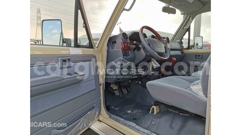 Big with watermark toyota land cruiser ashanti import dubai 21851