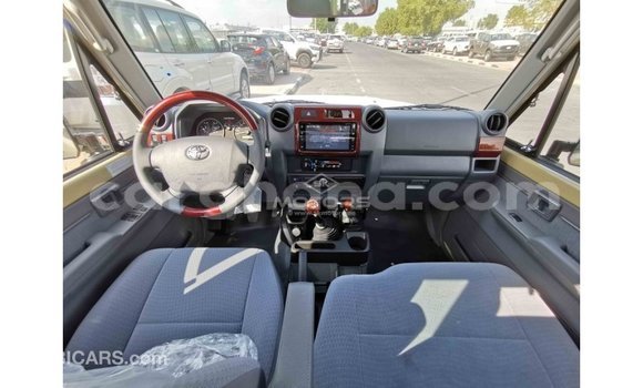 Sayi Imported Toyota Land Cruiser M Mota in Import - Dubai a Ashanti Sayi Imported Toyota Land Cruiser M Mota in Import - Dubai a Ashanti