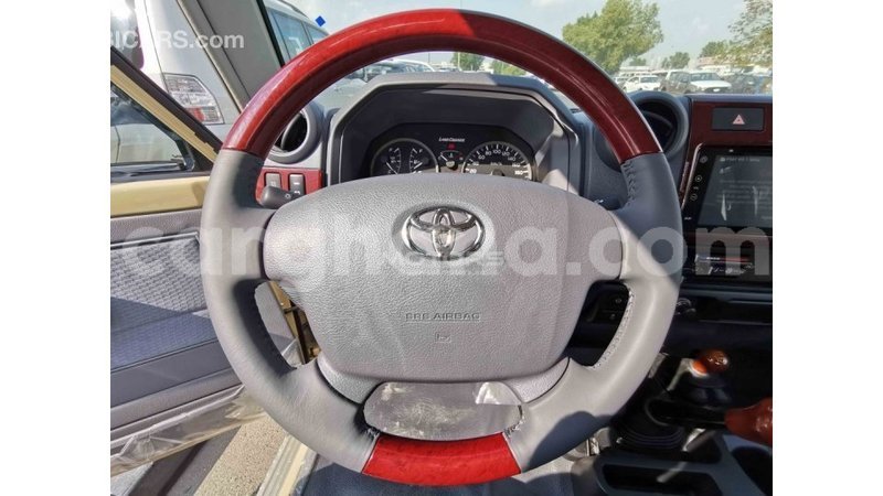 Big with watermark toyota land cruiser ashanti import dubai 21851