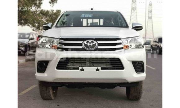 Ra Imported Toyota Hilux funfun Ọkọ̀ in Import - Dubai ni Ashanti Ra Imported Toyota Hilux funfun Ọkọ̀ in Import - Dubai ni Ashanti