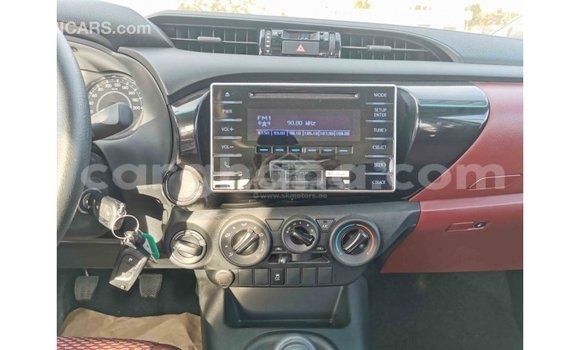 Ra Imported Toyota Hilux funfun Ọkọ̀ in Import - Dubai ni Ashanti Ra Imported Toyota Hilux funfun Ọkọ̀ in Import - Dubai ni Ashanti