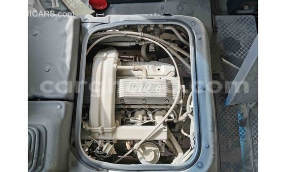 Ra Imported Toyota Coaster funfun Ọkọ̀ in Import - Dubai ni Ashanti Ra Imported Toyota Coaster funfun Ọkọ̀ in Import - Dubai ni Ashanti