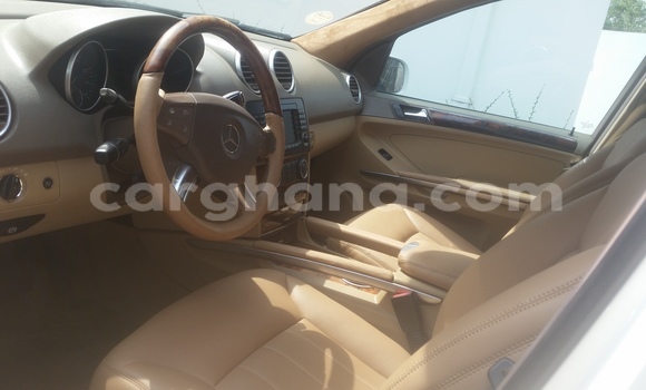 Buy Used Mercedes Viano White Car in Accra in Greater Accra