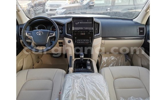 Ra Imported Toyota Land Cruiser funfun Ọkọ̀ in Import - Dubai ni Ashanti Ra Imported Toyota Land Cruiser funfun Ọkọ̀ in Import - Dubai ni Ashanti