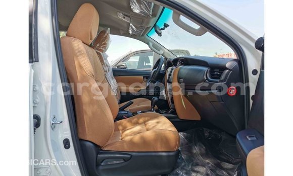 Buy Import Toyota Fortuner White Car in Import - Dubai in Ashanti Buy Import Toyota Fortuner White Car in Import - Dubai in Ashanti