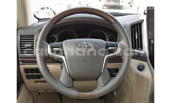 Buy Import Toyota Land Cruiser White Car in Import - Dubai in Ashanti Buy Import Toyota Land Cruiser White Car in Import - Dubai in Ashanti