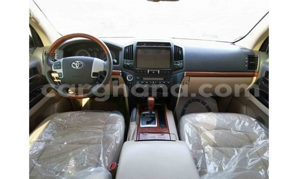 Sayi Imported Toyota Land Cruiser White Mota in Import - Dubai a Ashanti Sayi Imported Toyota Land Cruiser White Mota in Import - Dubai a Ashanti