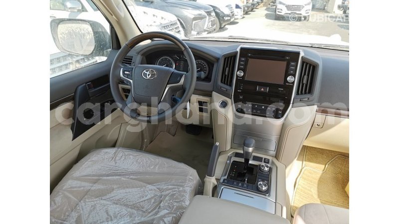 Big with watermark toyota land cruiser ashanti import dubai 21935