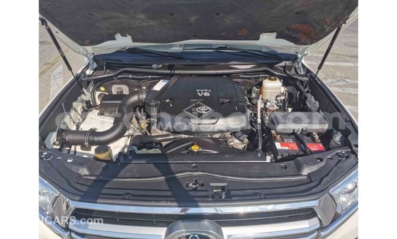 Ra Imported Toyota Land Cruiser funfun Ọkọ̀ in Import - Dubai ni Ashanti Ra Imported Toyota Land Cruiser funfun Ọkọ̀ in Import - Dubai ni Ashanti