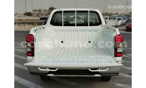 Buy Import Mitsubishi L200 White Car in Import - Dubai in Ashanti Buy Import Mitsubishi L200 White Car in Import - Dubai in Ashanti