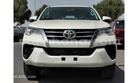 Sayi Imported Toyota Fortuner White Mota in Import - Dubai a Ashanti Sayi Imported Toyota Fortuner White Mota in Import - Dubai a Ashanti