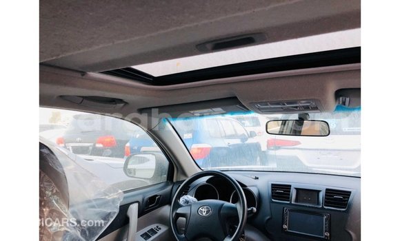 Buy Import Toyota Highlander Other Car in Import - Dubai in Ashanti Buy Import Toyota Highlander Other Car in Import - Dubai in Ashanti