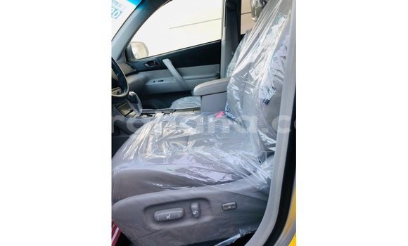 Buy Import Toyota Highlander Other Car in Import - Dubai in Ashanti Buy Import Toyota Highlander Other Car in Import - Dubai in Ashanti