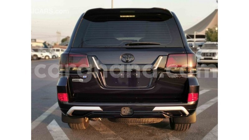 Big with watermark toyota land cruiser ashanti import dubai 22005