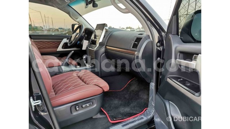 Big with watermark toyota land cruiser ashanti import dubai 22005