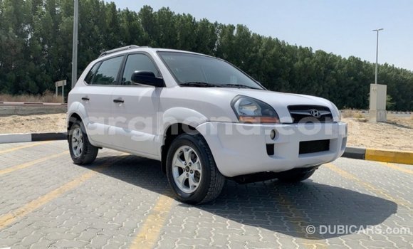 Buy Import Hyundai Tucson White Car in Import - Dubai in Ashanti Buy Import Hyundai Tucson White Car in Import - Dubai in Ashanti