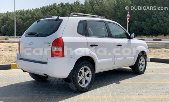 Buy Import Hyundai Tucson White Car in Import - Dubai in Ashanti Buy Import Hyundai Tucson White Car in Import - Dubai in Ashanti