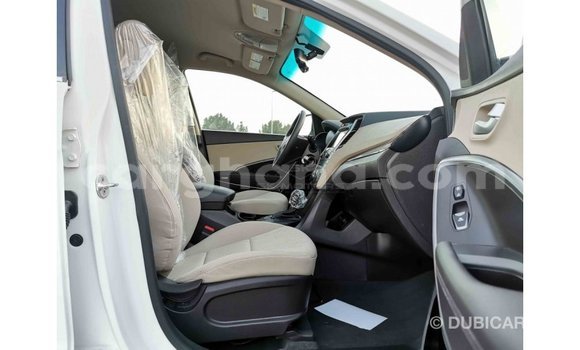 Sayi Imported Hyundai Santa Fe White Mota in Import - Dubai a Ashanti Sayi Imported Hyundai Santa Fe White Mota in Import - Dubai a Ashanti