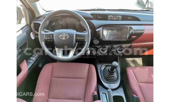 Ra Imported Toyota Hilux funfun Ọkọ̀ in Import - Dubai ni Ashanti Ra Imported Toyota Hilux funfun Ọkọ̀ in Import - Dubai ni Ashanti