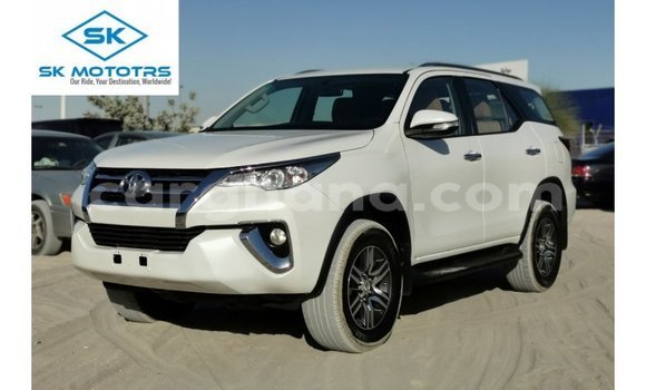 Ra Imported Toyota Fortuner funfun Ọkọ̀ in Import - Dubai ni Ashanti Ra Imported Toyota Fortuner funfun Ọkọ̀ in Import - Dubai ni Ashanti